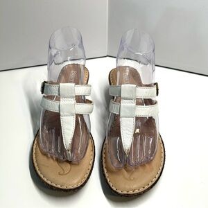 Born Women's White‎ Leather Iris Wedge Sandals in Size 7